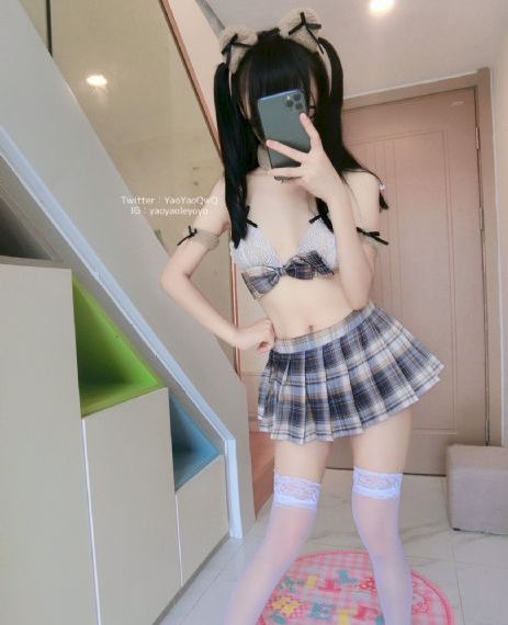 她唇之下在线观看_手机免费播放动漫